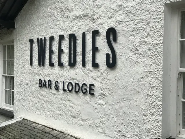 Acrylic letters with printed vinyl