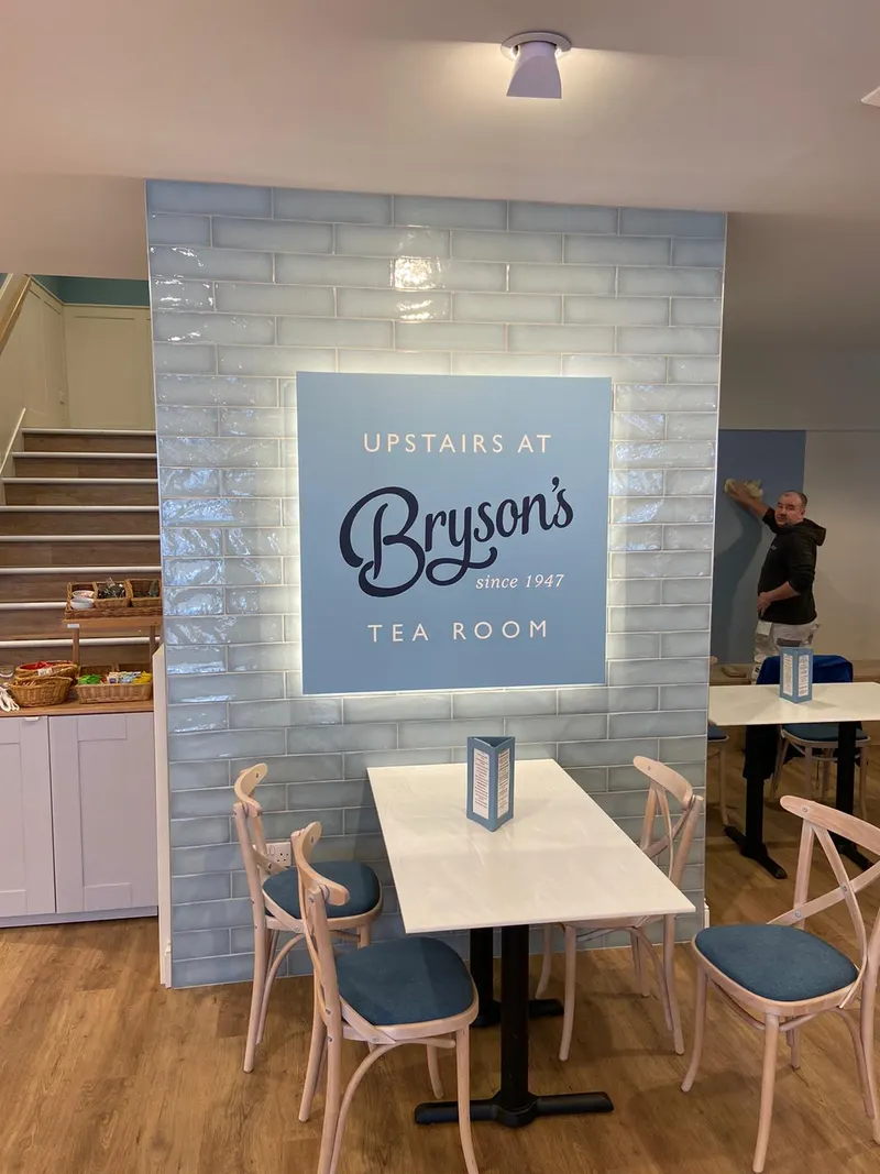 Brysons halo-lit tray sign