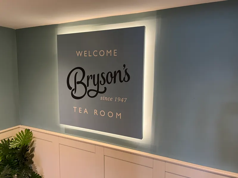 Halo lit tray sign